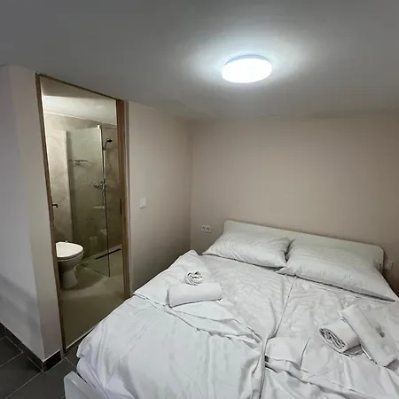 Iza - Szondi Homes Апартаменты *