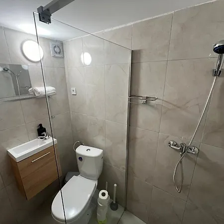 Apartment Iza-szondi Homes *
