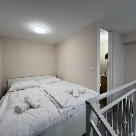 Iza-szondi Homes Apartment Budapest