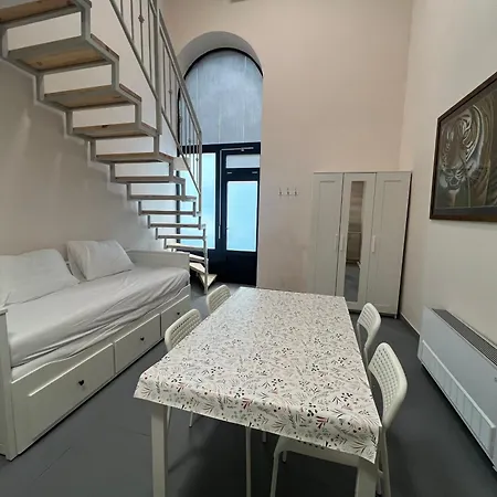 Iza-szondi Homes