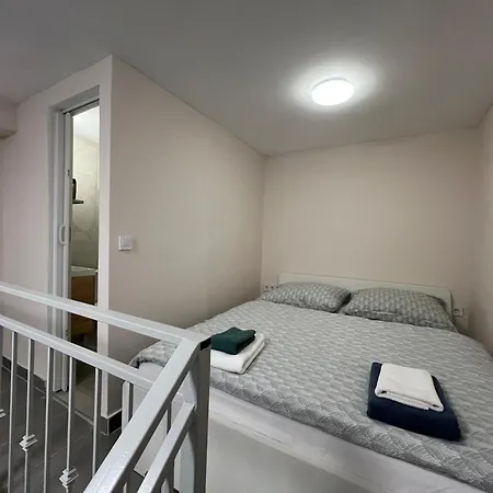 Bed & Breakfast Iza - Szondi Homes 3*