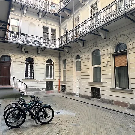 Iza - Szondi Homes Bed & Breakfast Budapešť