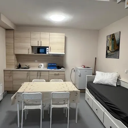 Bed & Breakfast Iza - Szondi Homes