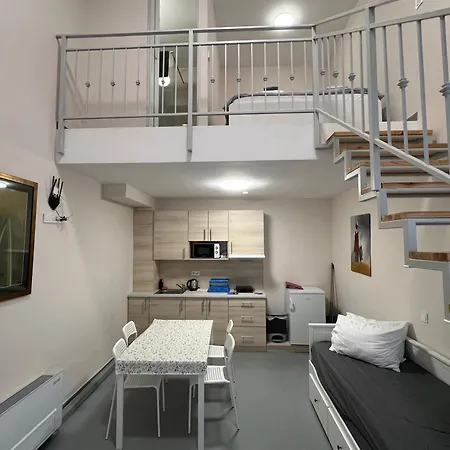Bed & Breakfast Iza - Szondi Homes